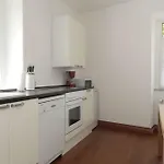 B! * Berlín